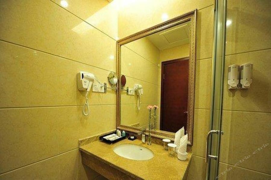 Chonpines Hotel Anshun Eksteriør bilde